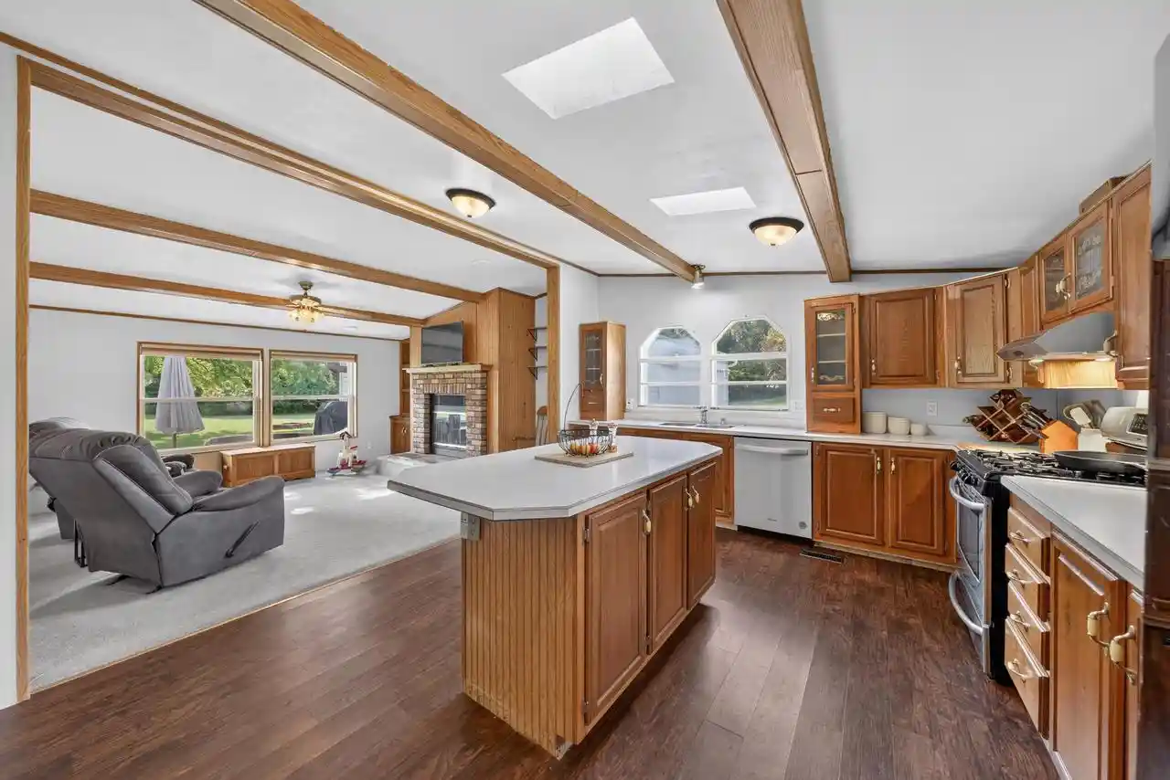 Photo 3 of Single family home for sale at 4201 Matuszak Ct, Green Bay, WI 54313 | MLS# 50334199 | Listing updated on 2026-10-18