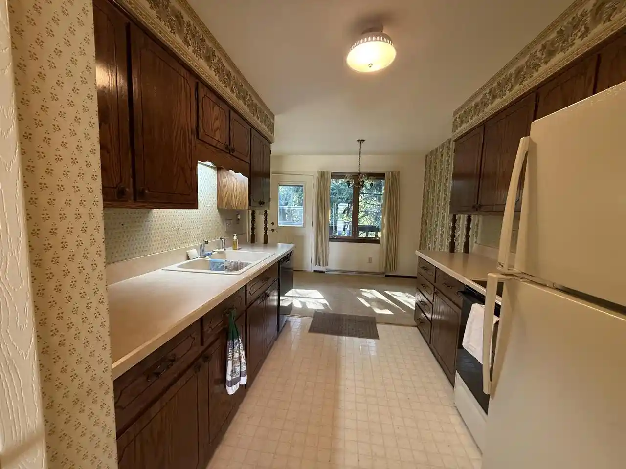Listing Photo 5 - Condo for sale in building located at 2617a Camelot Blvd, Sheboygan, WI 53081