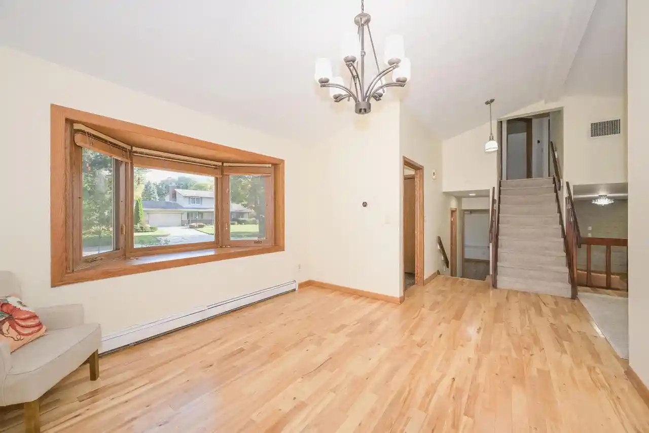Photo 2 of Single family home for sale at 7021 W Southview Dr, Franklin, WI 53132 | MLS# 1984604 | Listing updated on 2026-10-21