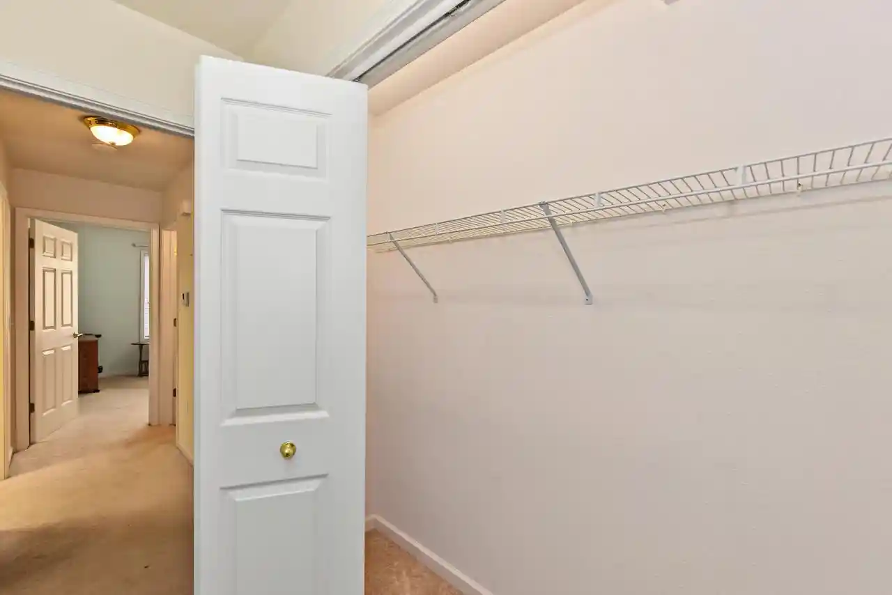 Listing Photo 4 - Condo for sale in building located at 5152 S Hidden Dr, Milwaukee, WI 53221