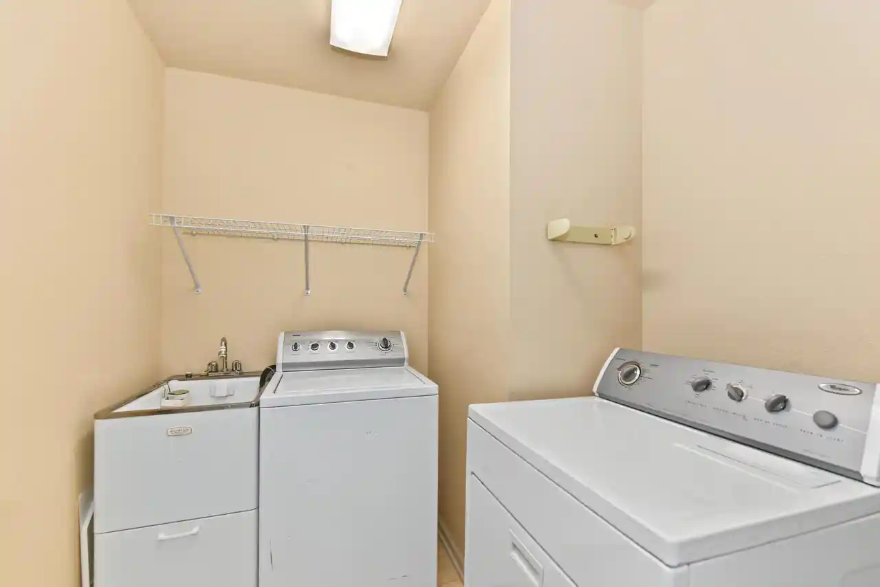 Listing Photo 5 - Condo for sale in building located at 5152 S Hidden Dr, Milwaukee, WI 53221
