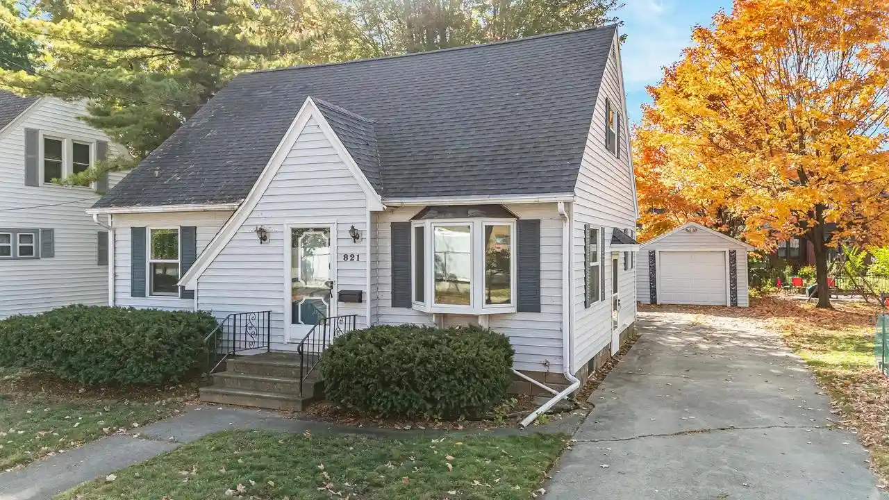 Photo 1 of Sale Pending at 821 E Commercial St, Appleton, WI 54911 | MLS# 50334247 | Listing updated on 2026-10-22