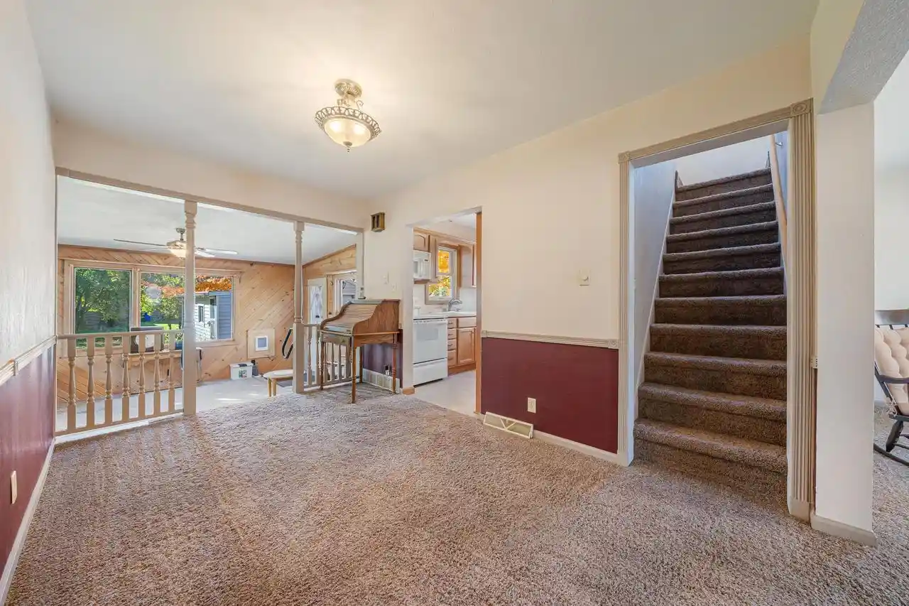 Photo 3 of Sale Pending at 821 E Commercial St, Appleton, WI 54911 | MLS# 50334247 | Listing updated on 2026-10-22