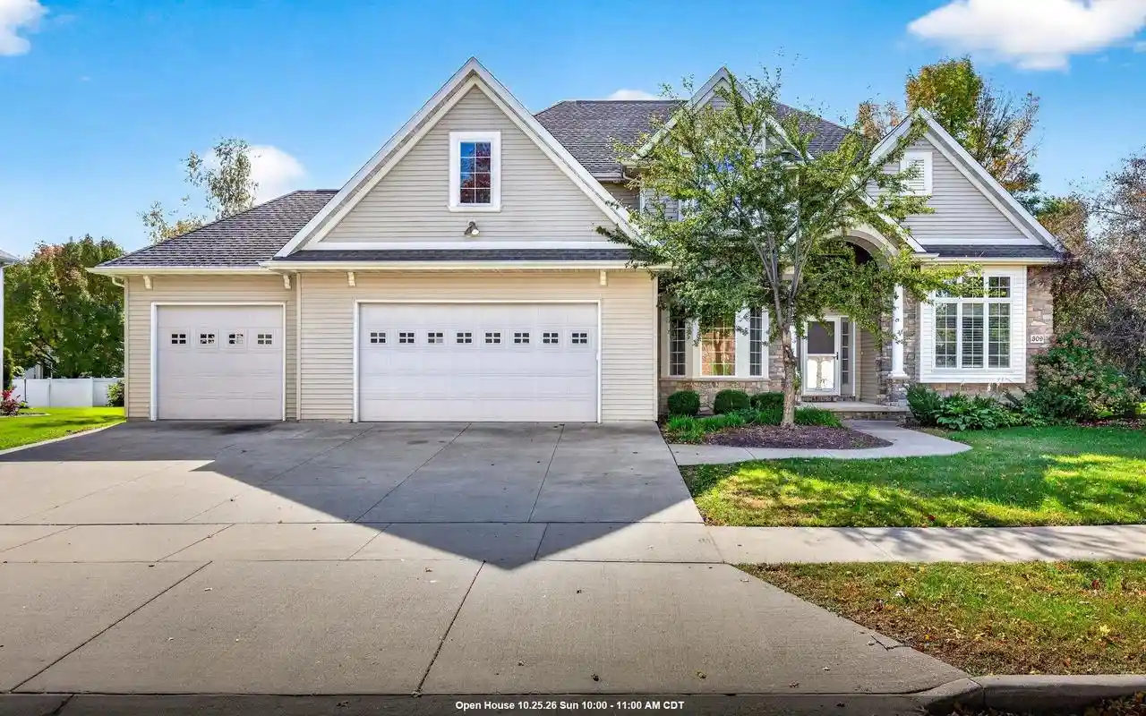 Photo 1 of Single family home for sale at 309 E Wentworth Ln, Appleton, WI 54913 | MLS# 50334228 | Listing updated on 2026-10-21