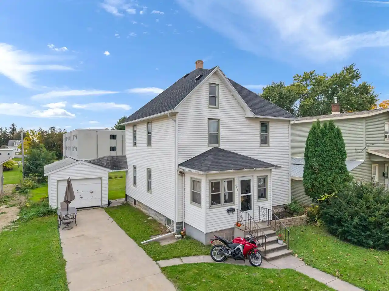 Single family home for sale at 400 Grove St E St, Caledonia, MN 55921 | MLS# 1984614