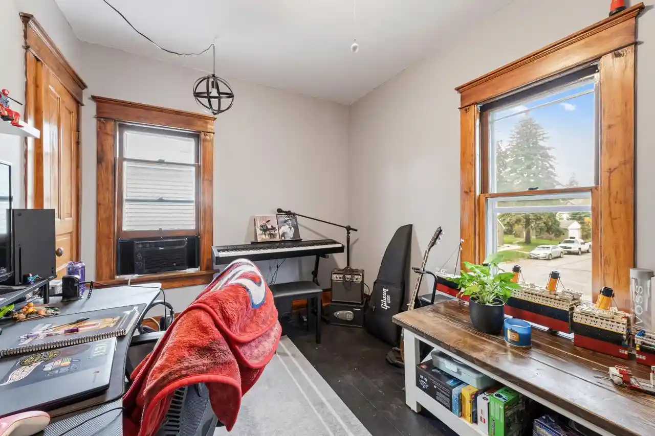 Photo 3 of Single family home for sale at 400 Grove St E St, Caledonia, MN 55921 | MLS# 1984614 | Listing updated on 2026-10-14