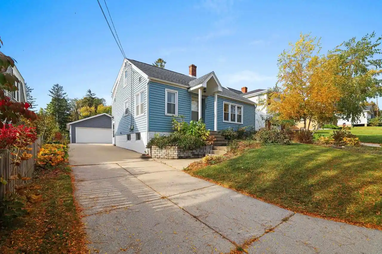 Photo 1 of Single family home for sale at 240 E Allouez Ave, Green Bay, WI 54301 | MLS# 50334258 | Listing updated on 2026-10-19
