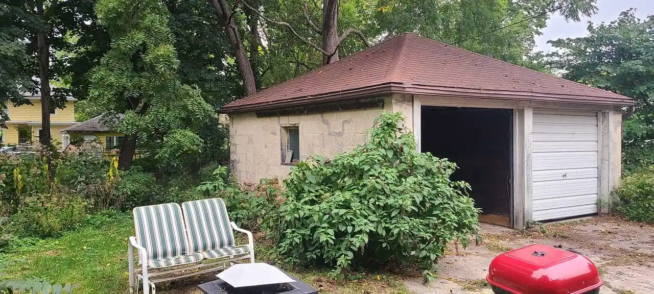 Photo 3 of Sale Pending at 614 Spruce St, Madison, WI 53715 | MLS# 2034564 | Listing updated on 2026-10-19