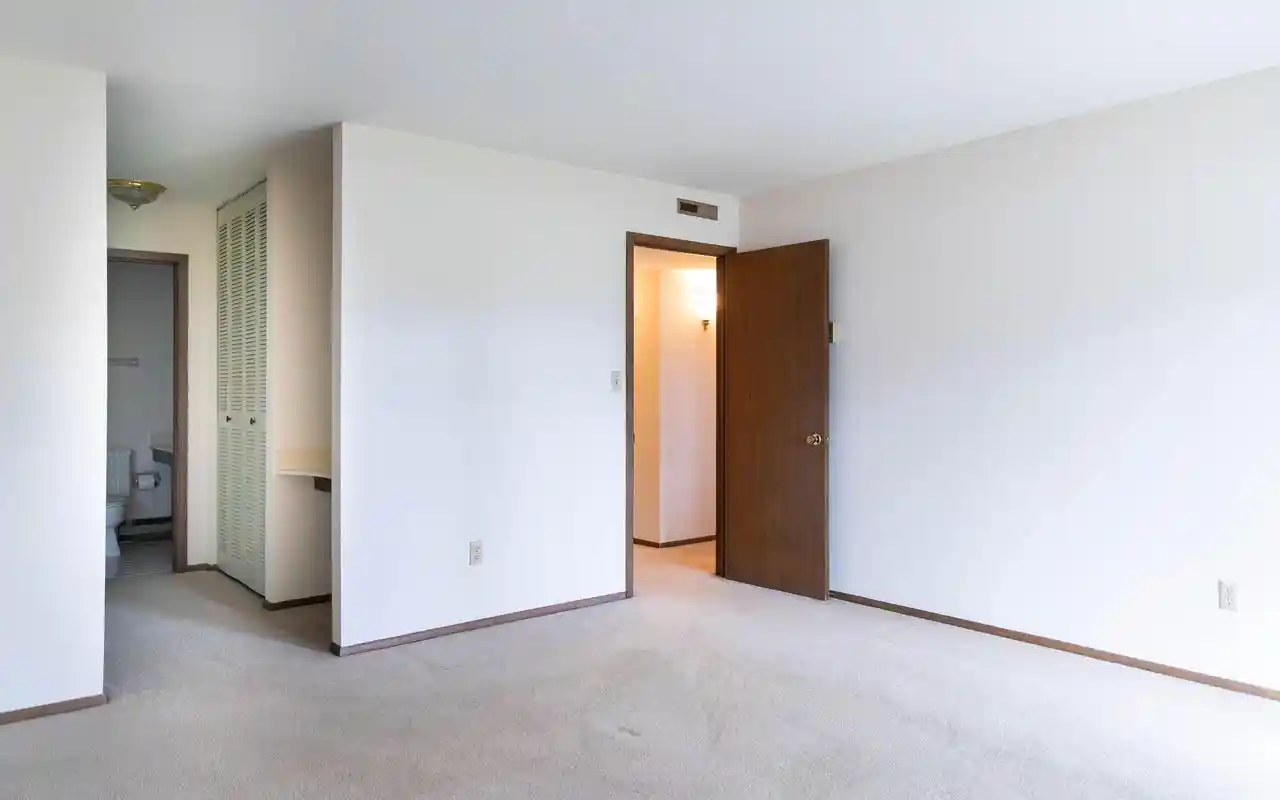 Photo 3 of Condo for sale at 320 E Pleasant St #106, Oconomowoc, WI 53066 | MLS# 1984635 | Listing updated on 2026-10-14
