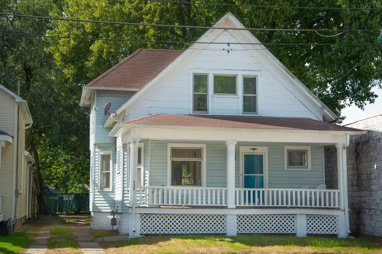 Single family home for sale at 4406 Sheridan Rd, Kenosha, WI 53140 | MLS# 1984637