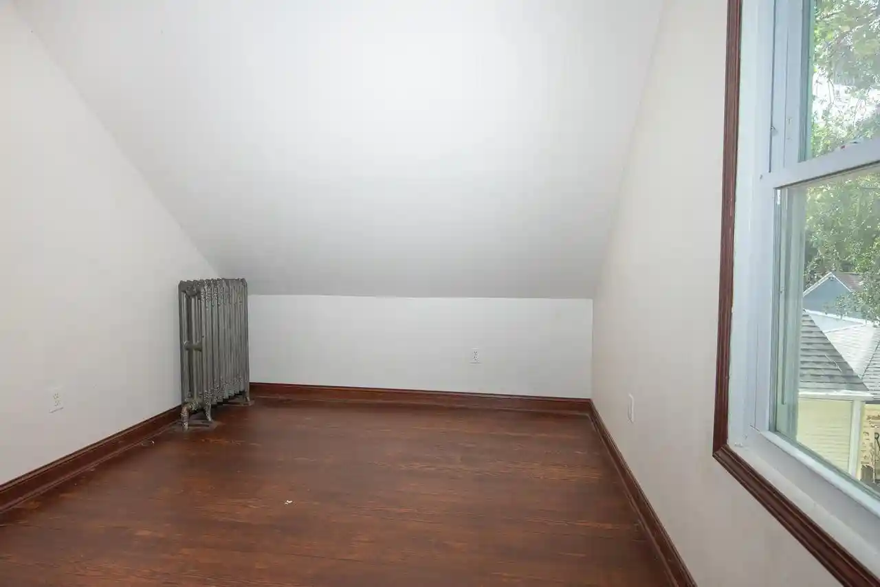 Photo 1 of Single family home for sale at 4406 Sheridan Rd, Kenosha, WI 53140 | MLS# 1984637 | Listing updated on 2026-10-21