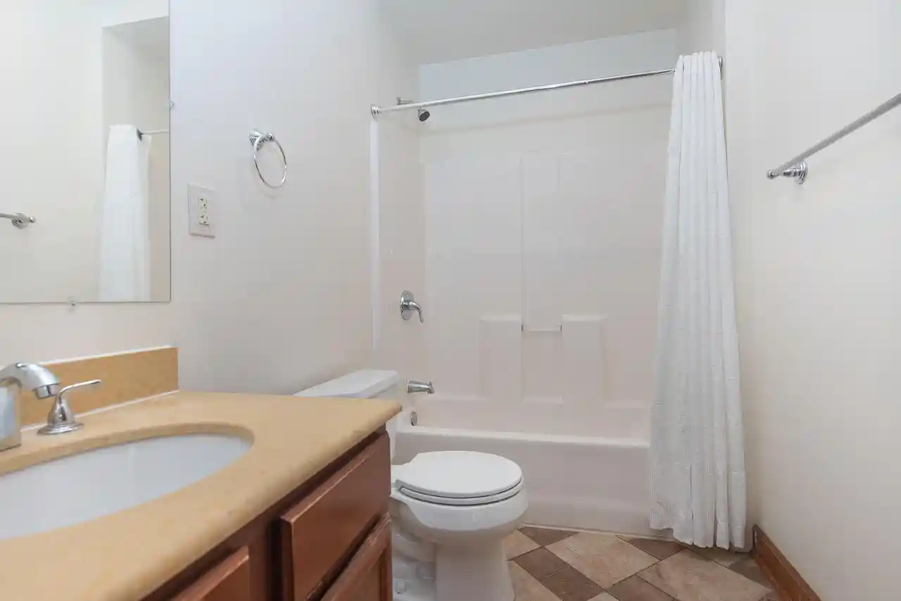 Photo 3 of Single family home for sale at 4406 Sheridan Rd, Kenosha, WI 53140 | MLS# 1984637 | Listing updated on 2026-10-21