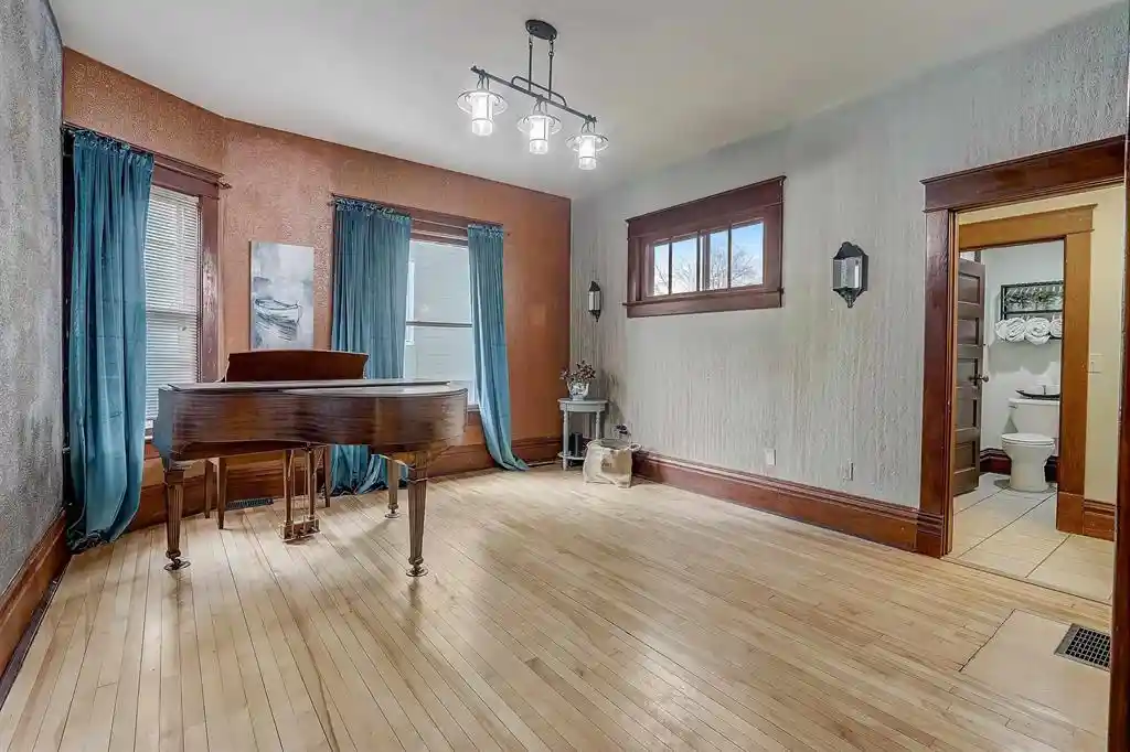 Photo 1 of Single family home for sale at 401 W Conant St, Portage, WI 53901 | MLS# 2034572 | Listing updated on 2026-10-13