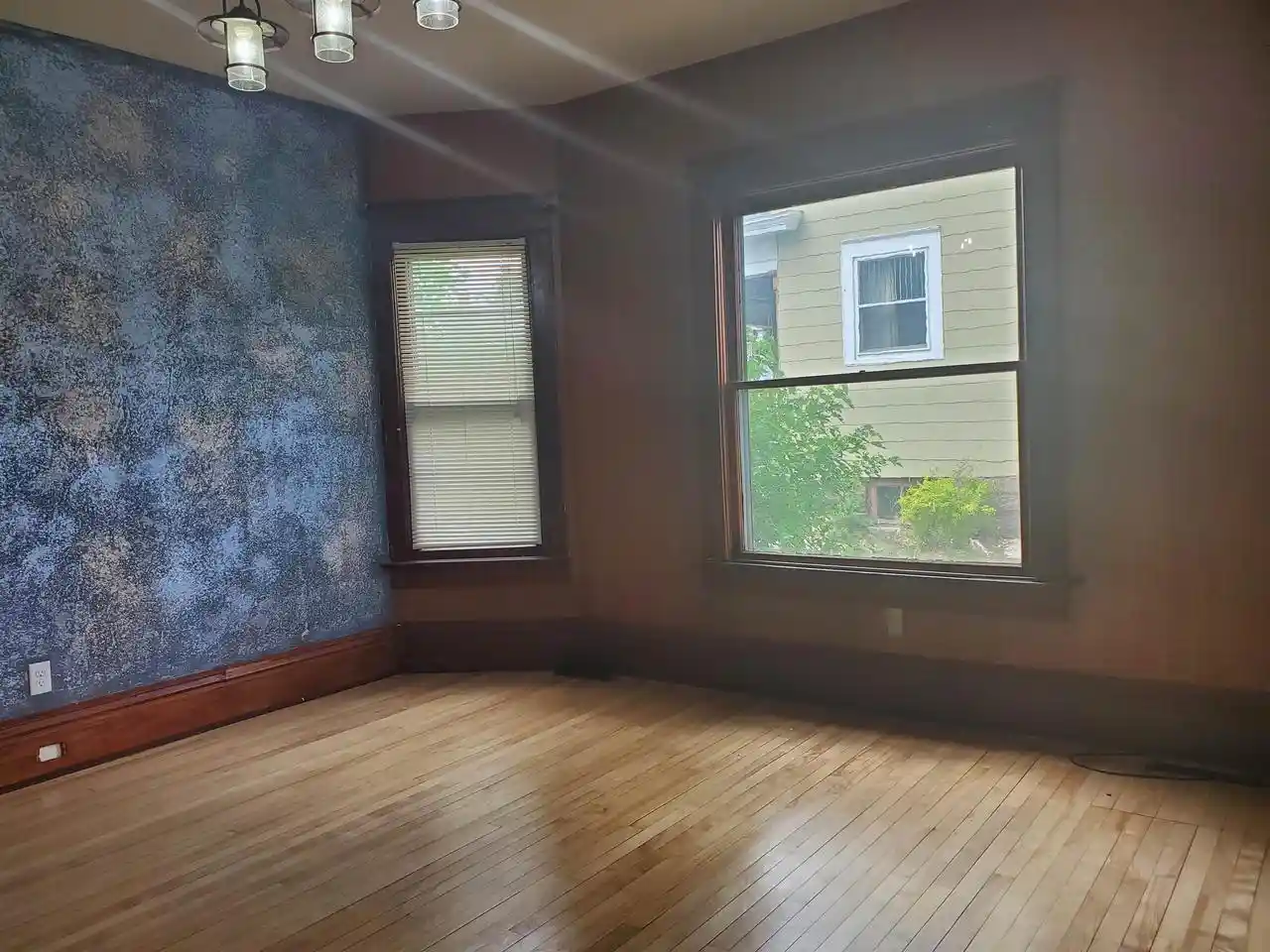 Photo 4 of Single family home for sale at 401 W Conant St, Portage, WI 53901 | MLS# 2034572 | Listing updated on 2026-10-13