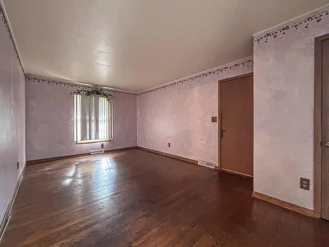 Photo 4 of Single family home for sale at 2214 Avalon Dr, Waukesha, WI 53186 | MLS# 1984646 | Listing updated on 2026-10-13