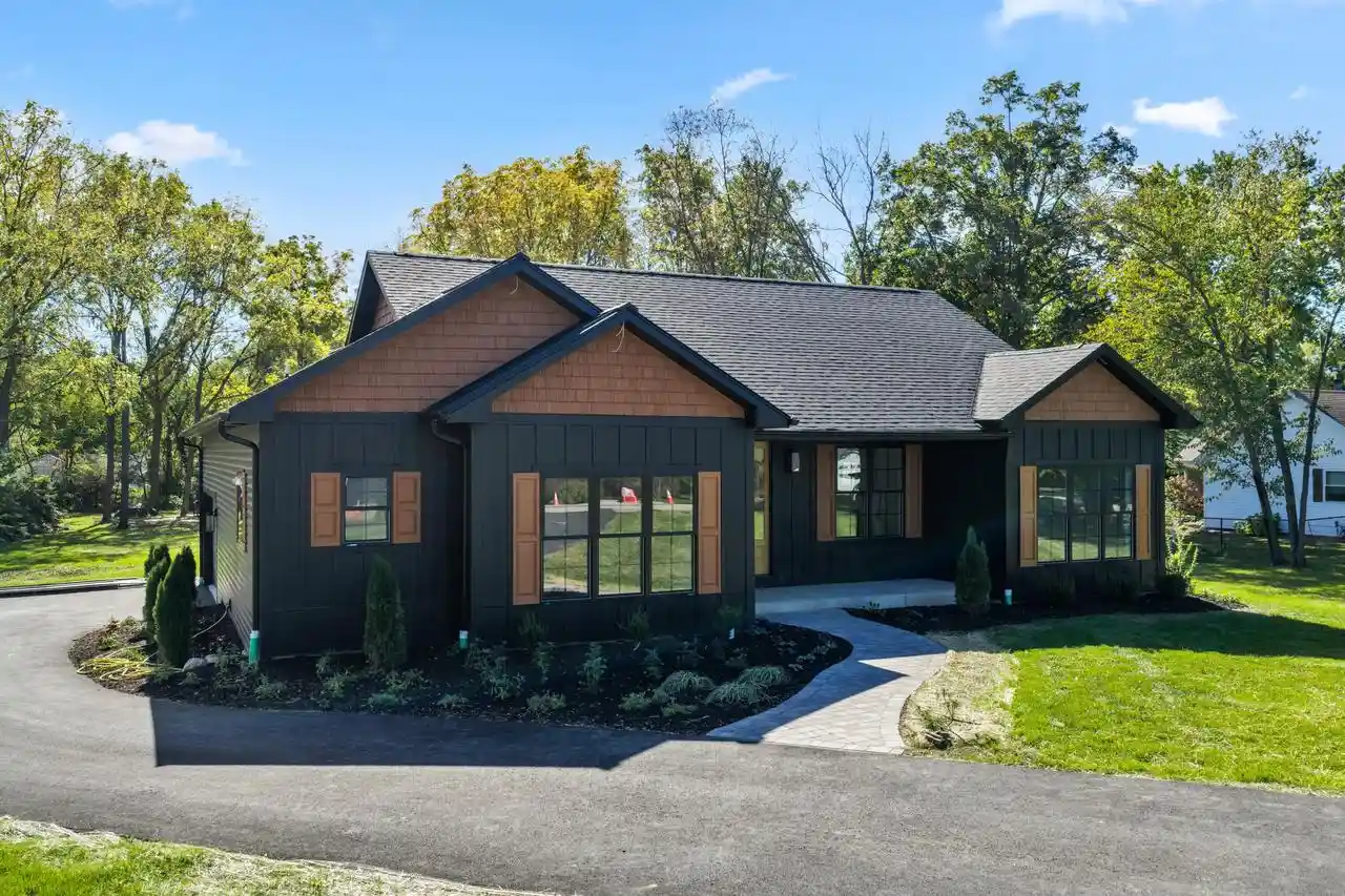 Photo 1 of Single family home for sale at 121 Glenwood Dr, Williams Bay, WI 53191 | MLS# 1984669 | Listing updated on 2026-10-20