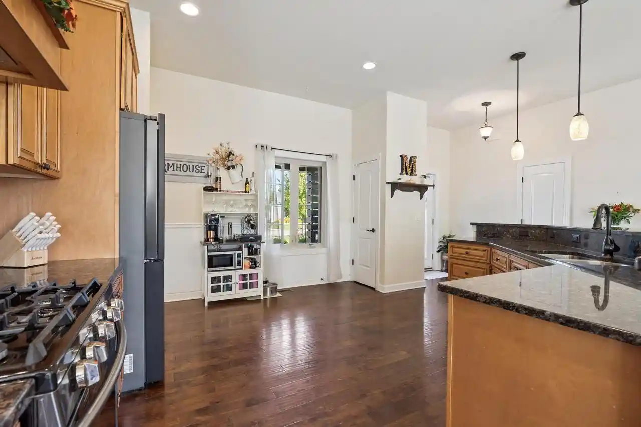Photo 3 of Single family home for sale at 1050 Cumberland Trl, Lake Geneva, WI 53147 | MLS# 1984677 | Listing updated on 2026-10-21