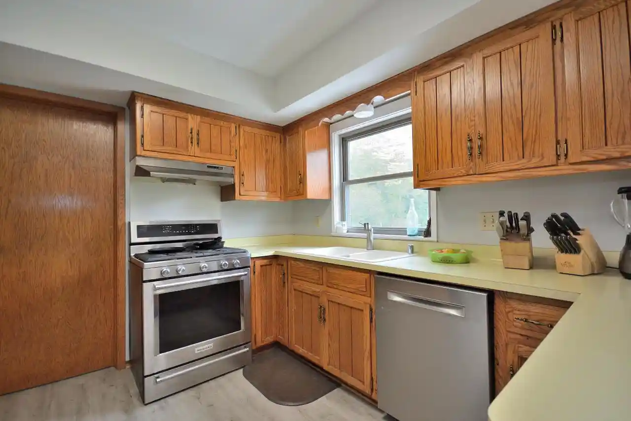 Photo 2 of Single family home for sale at S36w27855 Robin Hl Cir, Waukesha, WI 53189 | MLS# 1984683 | Listing updated on 2026-10-18