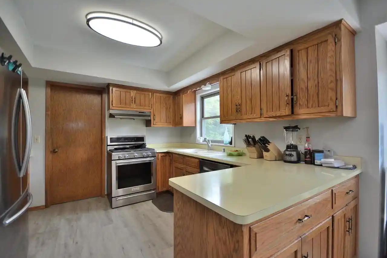 Photo 4 of Single family home for sale at S36w27855 Robin Hl Cir, Waukesha, WI 53189 | MLS# 1984683 | Listing updated on 2026-10-18