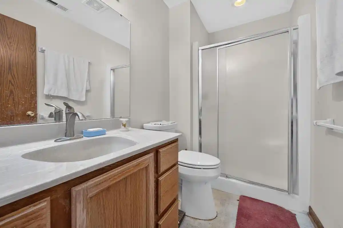 Photo 4 of Condo for sale at 941 Crestwood Dr, Burlington, WI 53105 | MLS# 1984697 | Listing updated on 2026-10-14