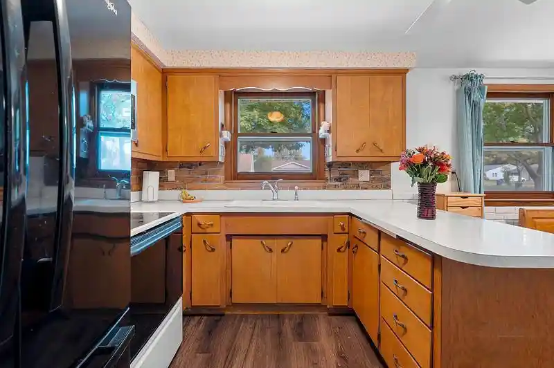 Photo 2 of Single family home for sale at 3038 Greenview Dr, Green Bay, WI 54311 | MLS# 50334273 | Listing updated on 2026-10-20