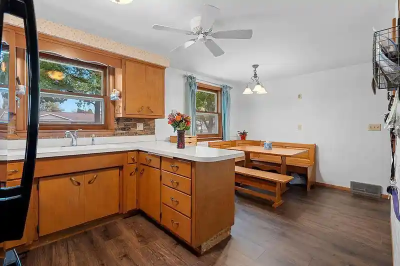 Photo 3 of Single family home for sale at 3038 Greenview Dr, Green Bay, WI 54311 | MLS# 50334273 | Listing updated on 2026-10-20