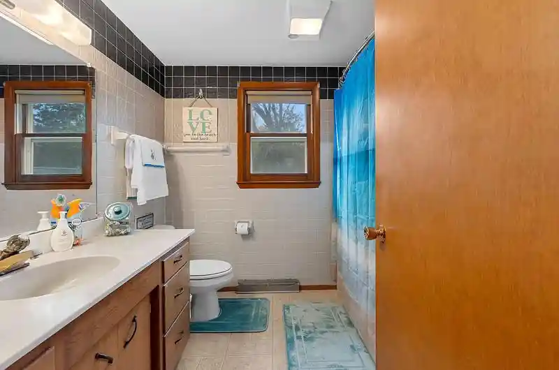 Photo 4 of Single family home for sale at 3038 Greenview Dr, Green Bay, WI 54311 | MLS# 50334273 | Listing updated on 2026-10-20