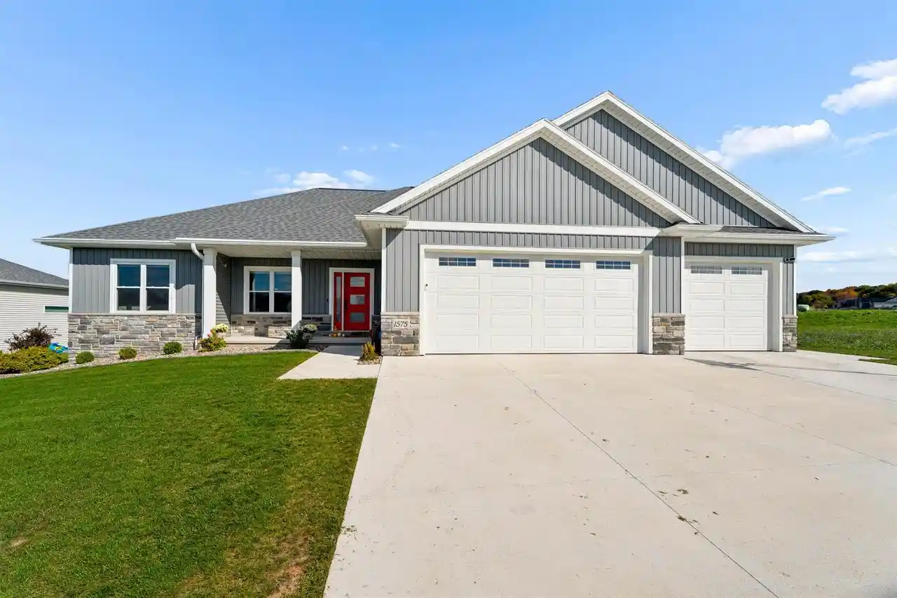 Photo 1 of Single family home for sale at 1575 Brayden Ln, De Pere, WI 54115 | MLS# 50334278 | Listing updated on 2026-10-20