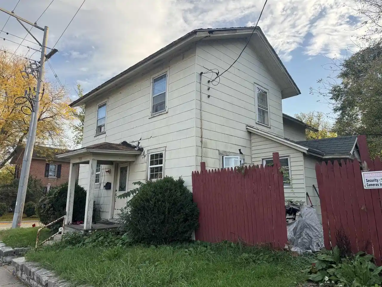Photo 3 of Multi family home for sale at 125 Glen St, Janesville, WI 53545 | MLS# 2034601 | Listing updated on 2026-10-21