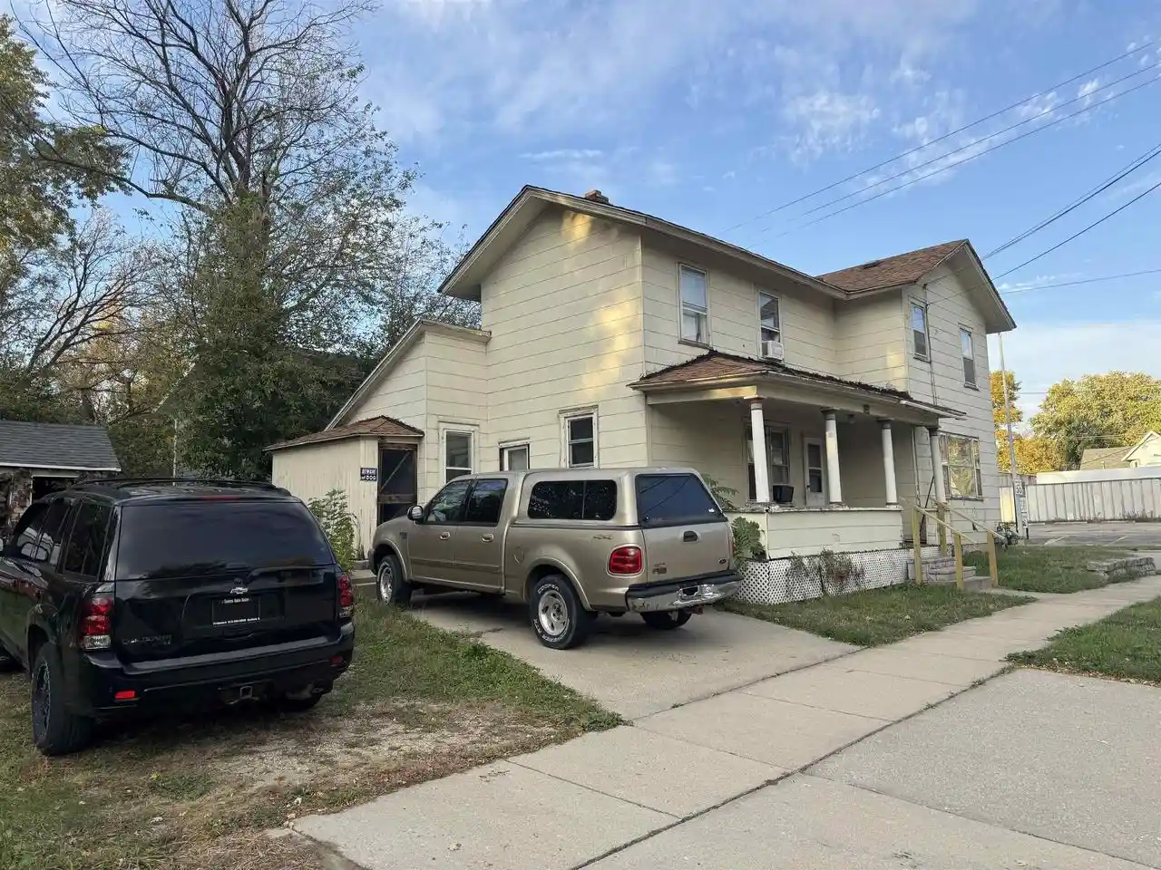 Photo 3 of Multi family home for sale at 125 Glen St, Janesville, WI 53545 | MLS# 2034601 | Listing updated on 2026-10-21