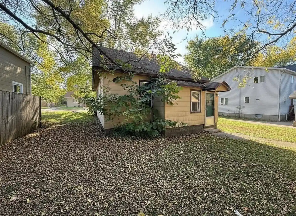 Photo 3 of Single family home for sale at 114 10th Street, Clintonville, WI 54929 | MLS# 50334293 | Listing updated on 2026-10-14
