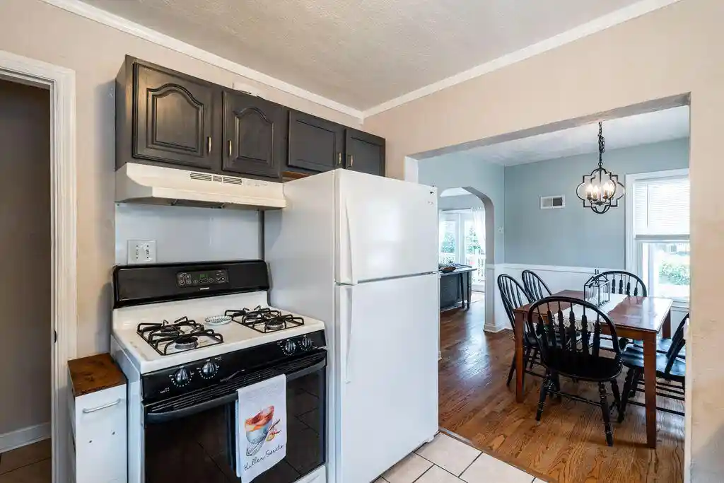 Photo 4 of Single family home for sale at 4433 S Nicholson Ave, Saint Francis, WI 53235 | MLS# 1984728 | Listing updated on 2026-10-22