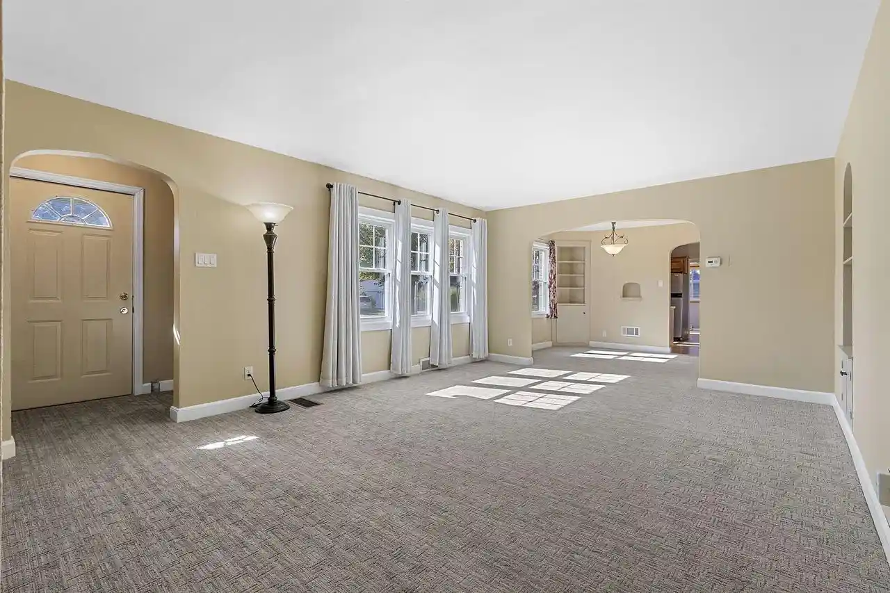 Photo 1 of Single family home for sale at 1132 Minahan St, Green Bay, WI 54303 | MLS# 50334296 | Listing updated on 2026-10-28