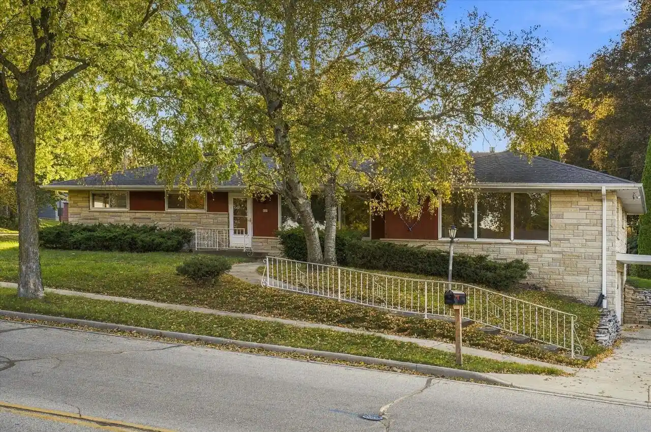 Photo 1 of Single family home for sale at 918 S 7th Avenue, West Bend, WI 53095 | MLS# 1984736 | Listing updated on 2026-10-14