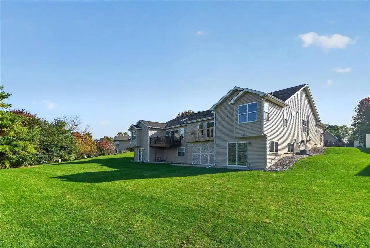 Photo 3 of Single family home for sale at 117 Maria Ln, Cottage Grove, WI 53527 | MLS# 2034616 | Listing updated on 2026-10-14
