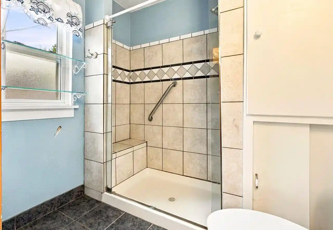 Photo 4 of Single family home for sale at 1423 Western St, Oshkosh, WI 54901 | MLS# 50334265 | Listing updated on 2026-10-14