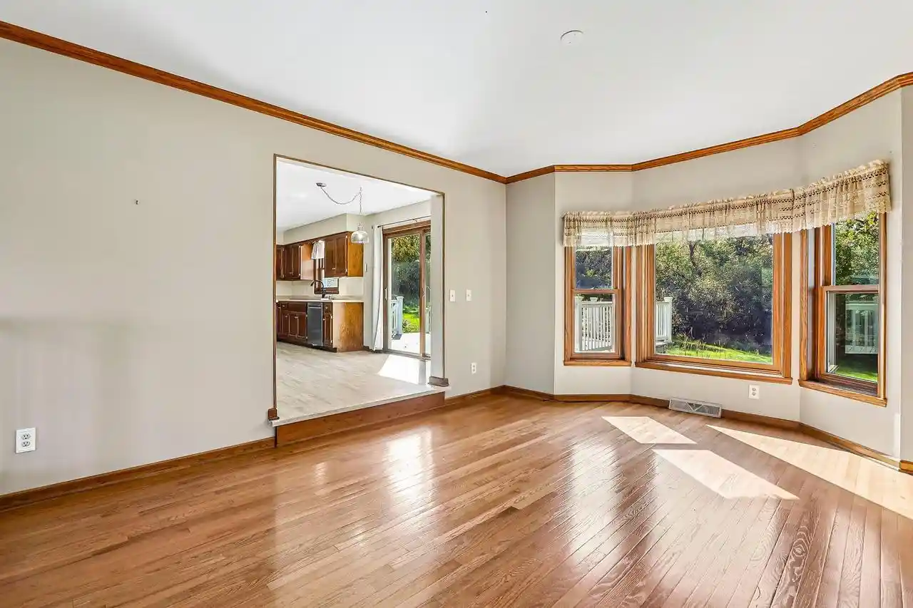 Photo 1 of Single family home for sale at W289s3811 Wern Farm Cir W, Waukesha, WI 53189 | MLS# 1984739 | Listing updated on 2026-10-28