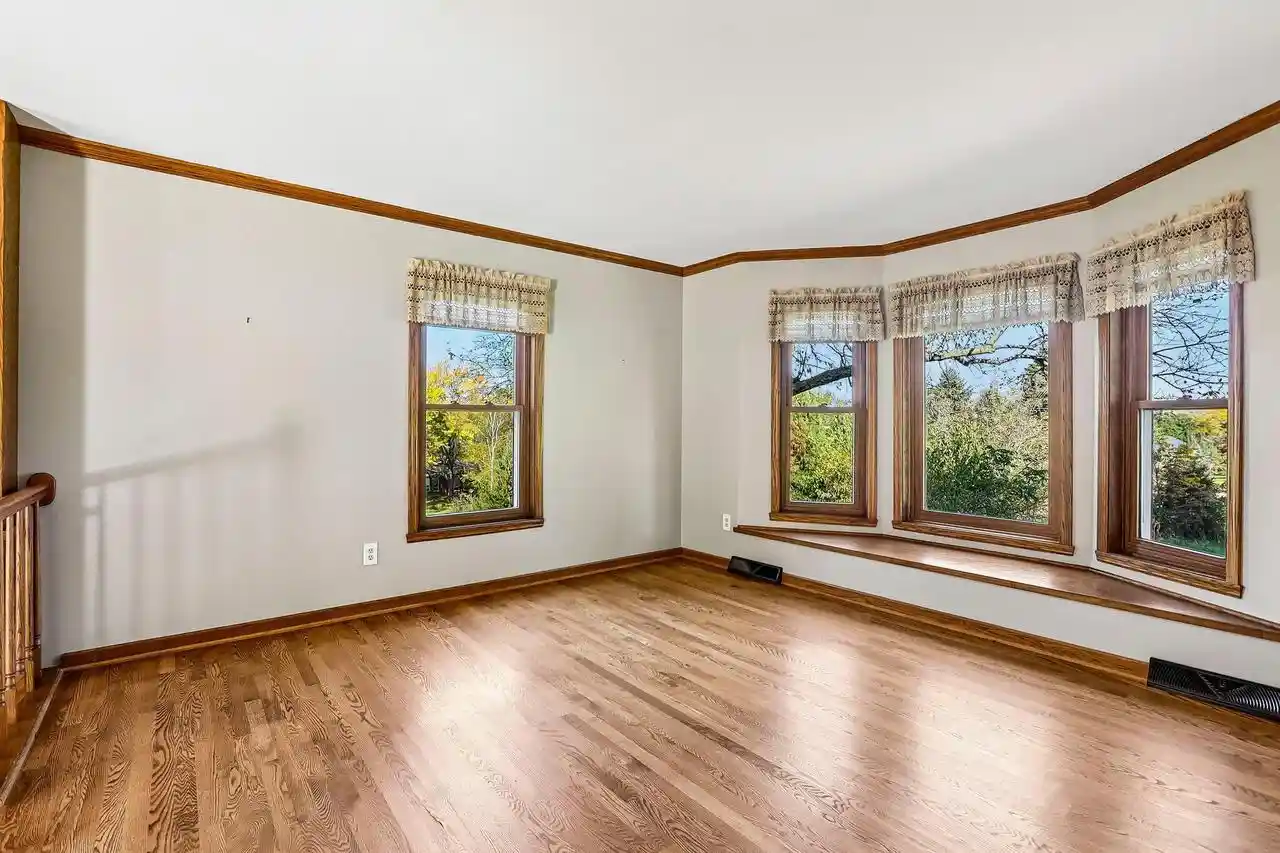 Photo 2 of Single family home for sale at W289s3811 Wern Farm Cir W, Waukesha, WI 53189 | MLS# 1984739 | Listing updated on 2026-10-28