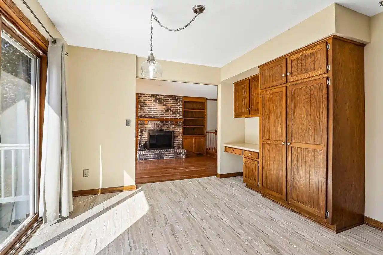 Photo 3 of Single family home for sale at W289s3811 Wern Farm Cir W, Waukesha, WI 53189 | MLS# 1984739 | Listing updated on 2026-10-28