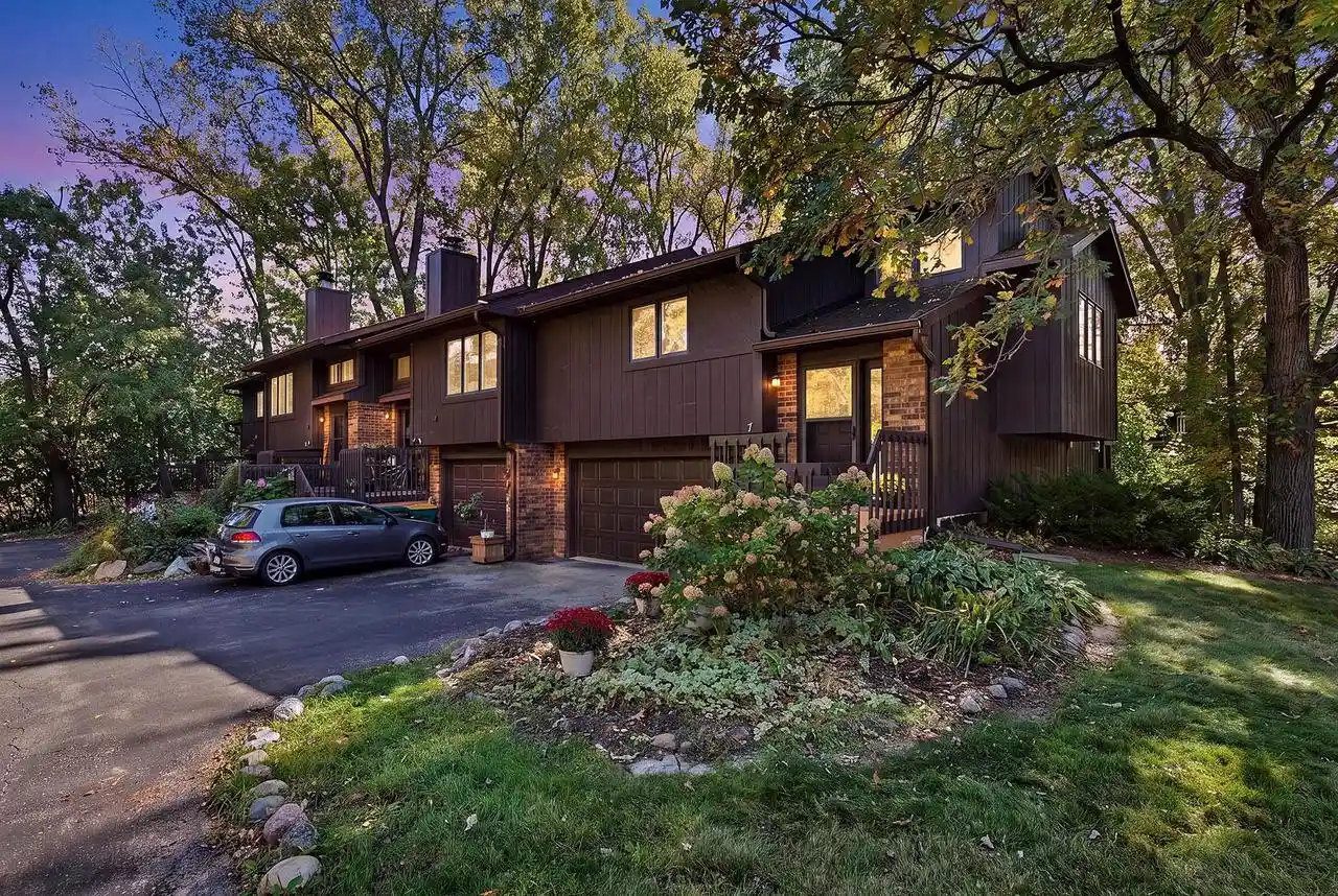 Photo 1 of Single family home for sale at 7 Hickory Holw Dr, Madison, WI 53705 | MLS# 2034628 | Listing updated on 2026-10-19