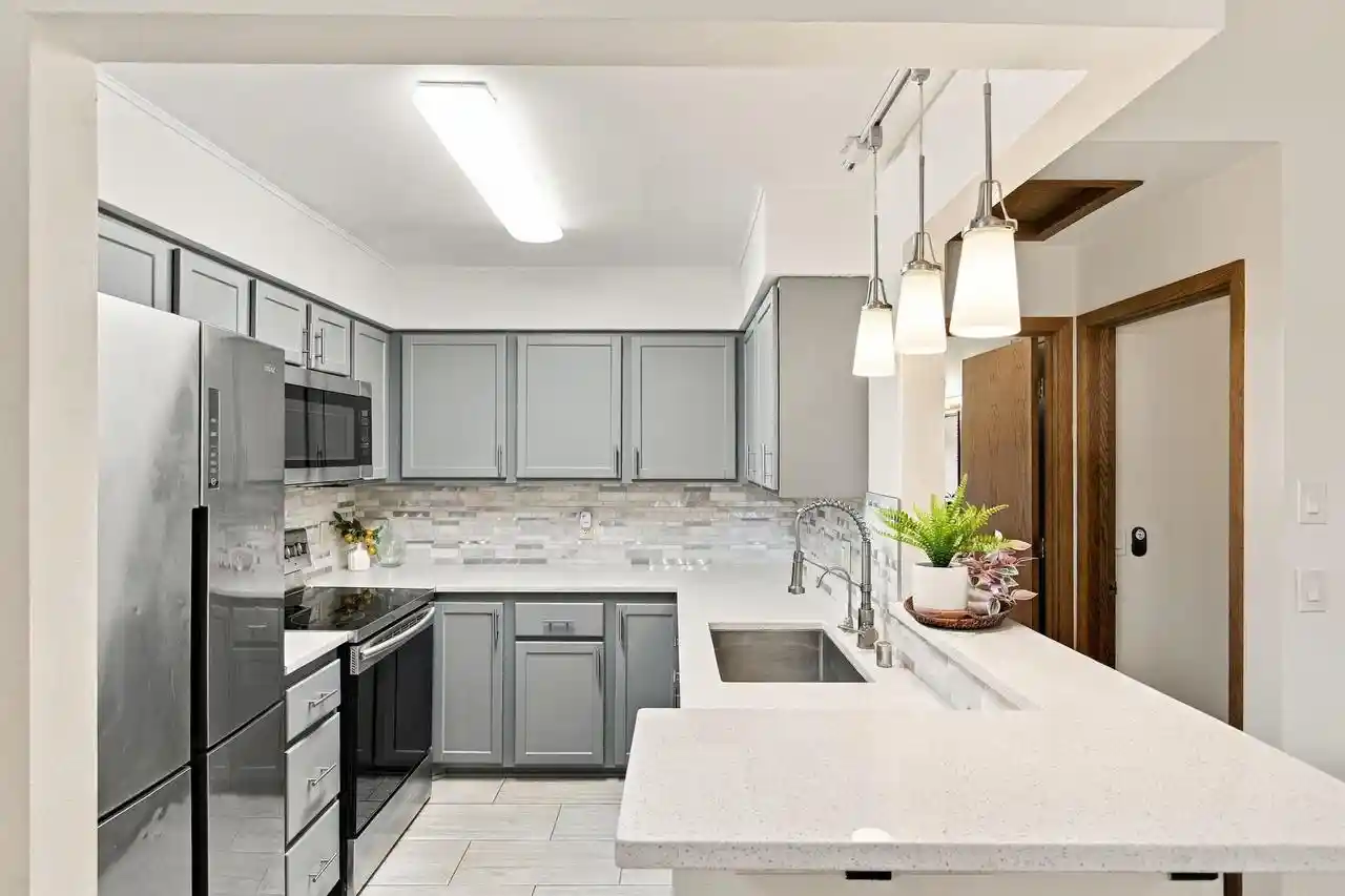 Photo 2 of Single family home for sale at 7 Hickory Holw Dr, Madison, WI 53705 | MLS# 2034628 | Listing updated on 2026-10-19