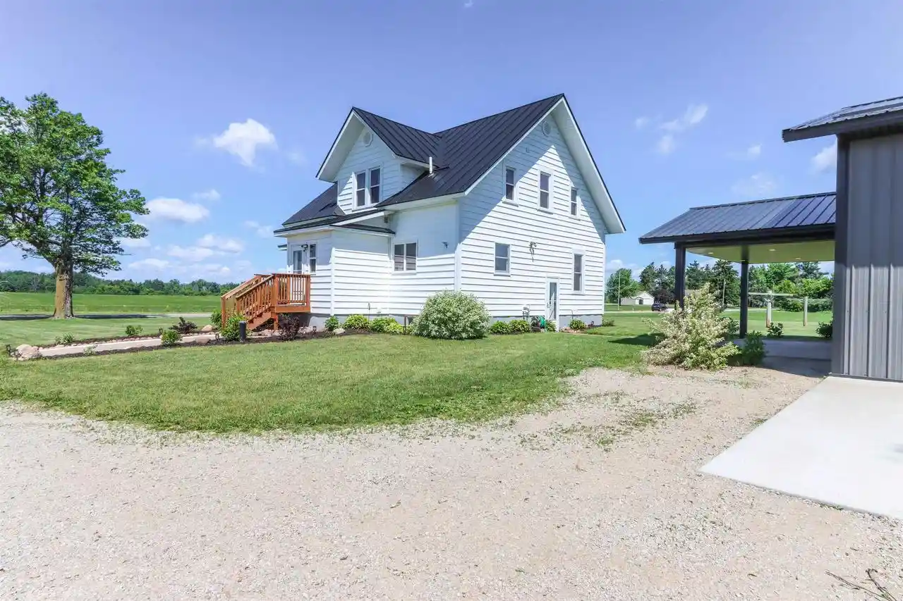Photo 3 of Single family home for sale at N1836 County Rd A, Waupaca, WI 54981 | MLS# 50334308 | Listing updated on 2026-10-14