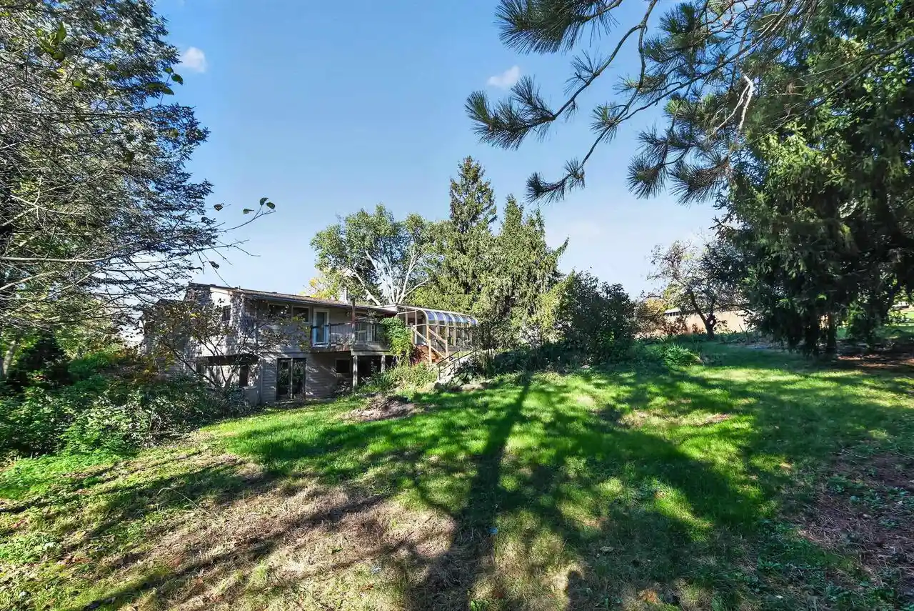 Photo 3 of Sale Pending at 1426 Ravenoaks Trl, Oregon, WI 53575 | MLS# 2034630 | Listing updated on 2026-10-26