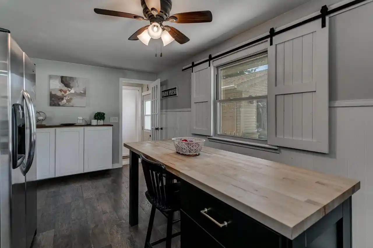 Photo 2 of Single family home for sale at 903 Armory Pl, Oshkosh, WI 54902 | MLS# 50334317 | Listing updated on 2026-10-15