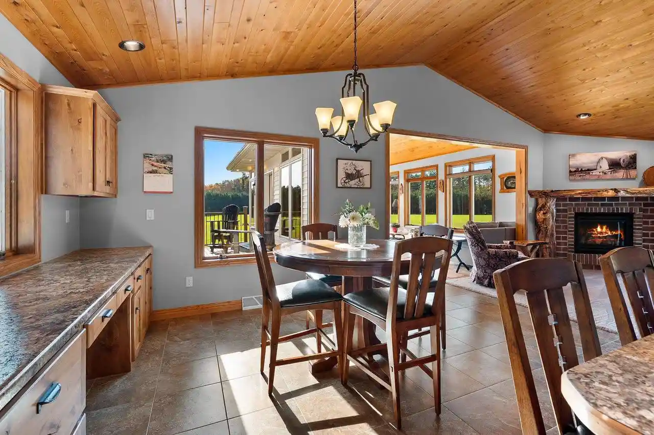 Photo 4 of Single family home for sale at 7722 County Rd R, Suring, WI 54174 | MLS# 50334316 | Listing updated on 2026-10-19