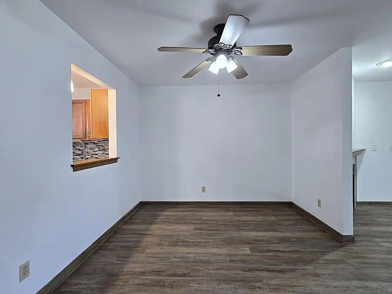 Listing Photo 2 - Condo for sale in 6035 S Crosswinds Dr located at 6035 S Crosswinds Dr, Cudahy, WI 53110 - Unit 6035 S Crosswinds Dr