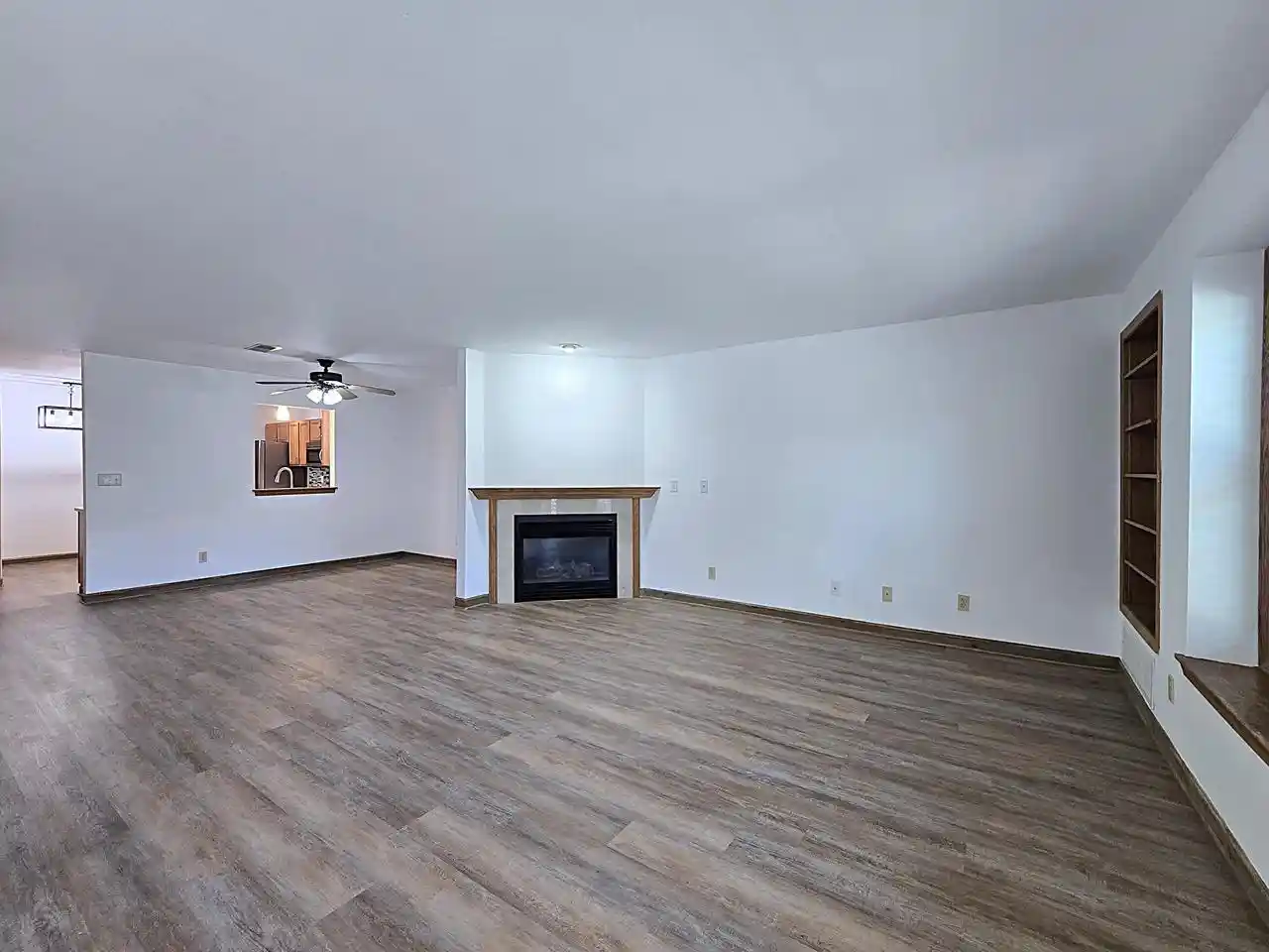 Listing Photo 3 - Condo for sale in building located at 6035 S Crosswinds Dr, Cudahy, WI 53110 - Unit #5