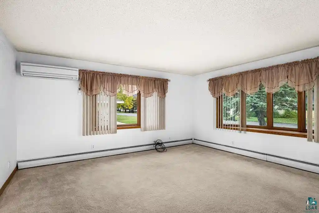 Photo 3 of Single family home for sale at 1516 Wyoming Ave, Superior, WI 54880 | MLS# 6128488 | Listing updated on 2026-10-16
