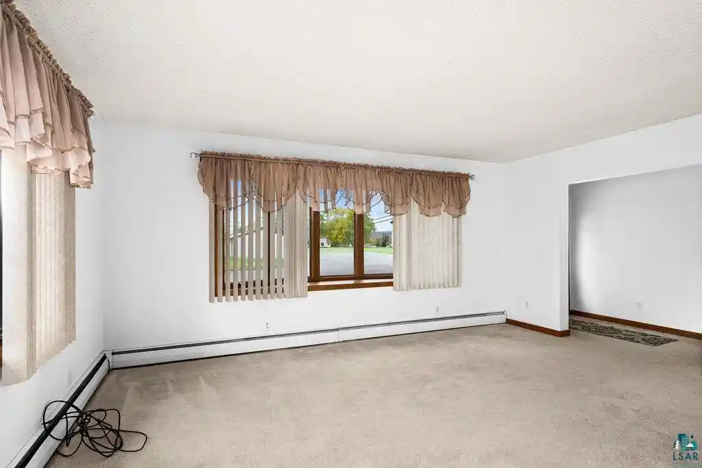 Photo 4 of Single family home for sale at 1516 Wyoming Ave, Superior, WI 54880 | MLS# 6128488 | Listing updated on 2026-10-16