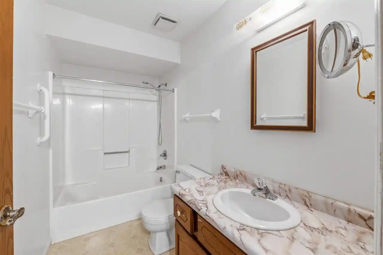 Listing Photo 4 - Condo for sale in building located at 890 Bishop Ct, Fond Du Lac, WI 54935